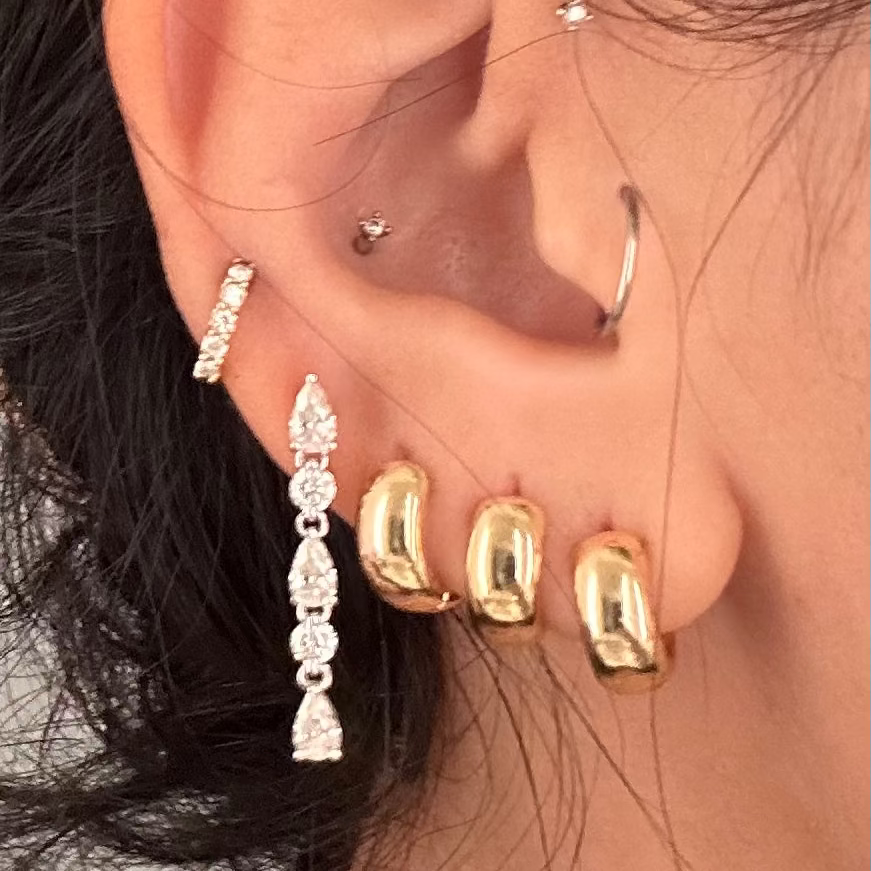 Pia Earrings in White